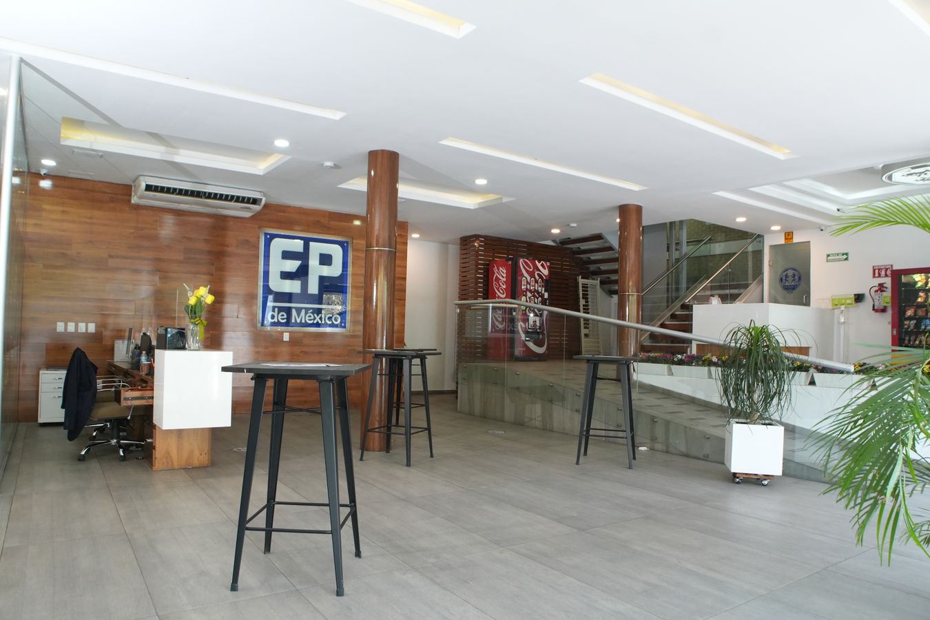 Lobby — vista amplia